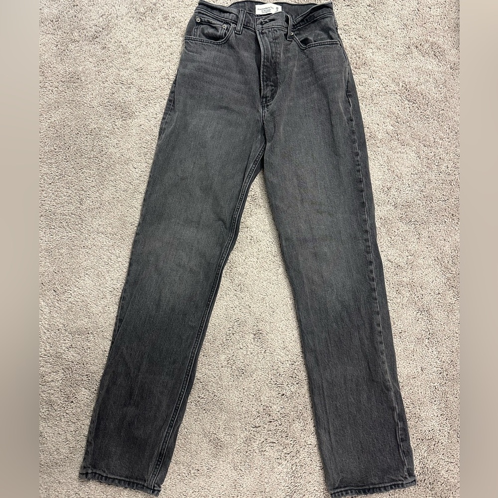 Abercrombie 90s Straight Ultra High Rise Grey Jeans